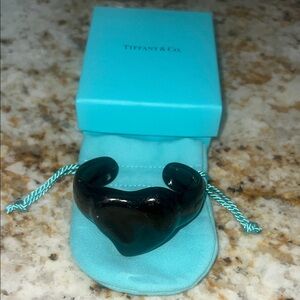 Tiffany & Co. Black Heart Elsa Perrti Cuff Braclet with Blue Pouch